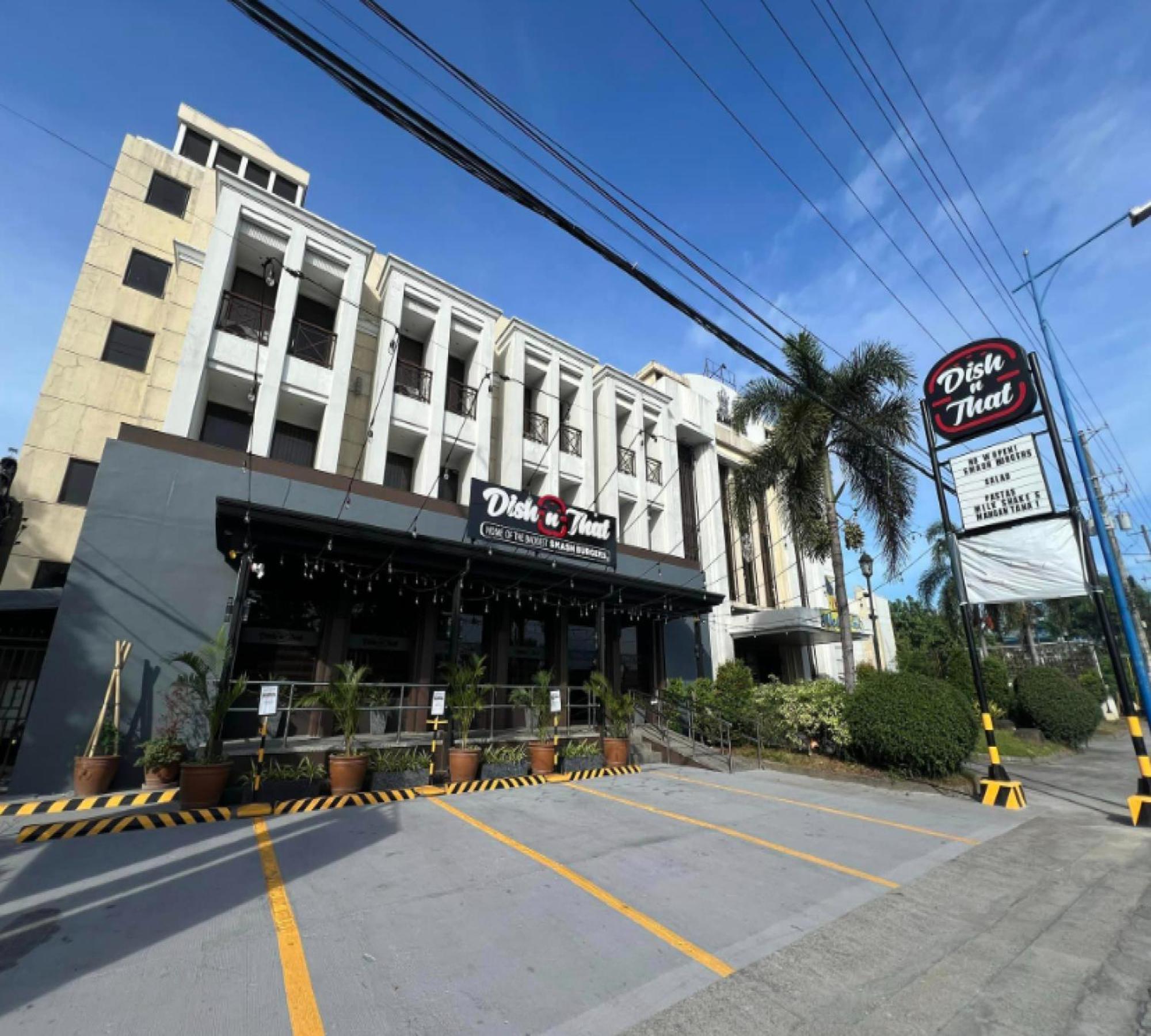 Bliss Hotel San Fernando Pampanga City Exterior photo