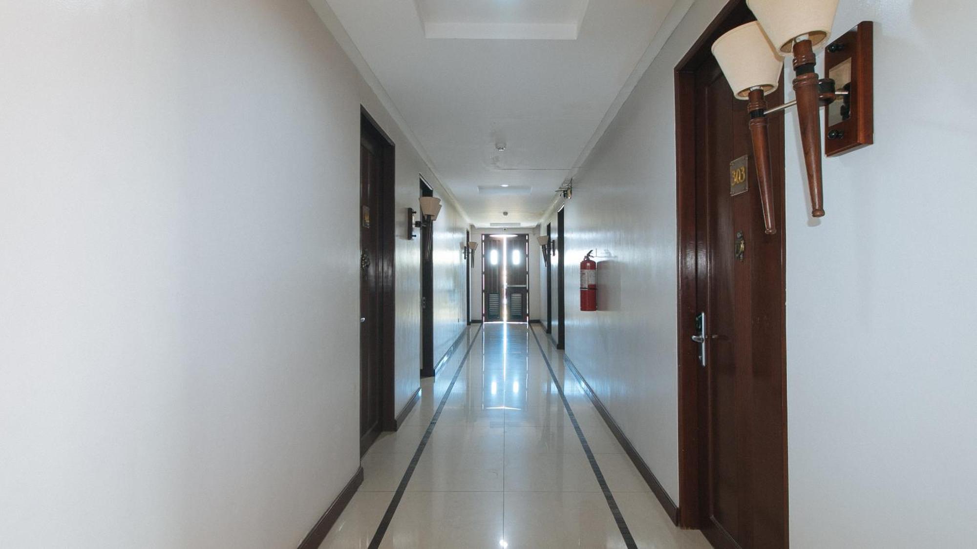 Bliss Hotel San Fernando Pampanga City Exterior photo